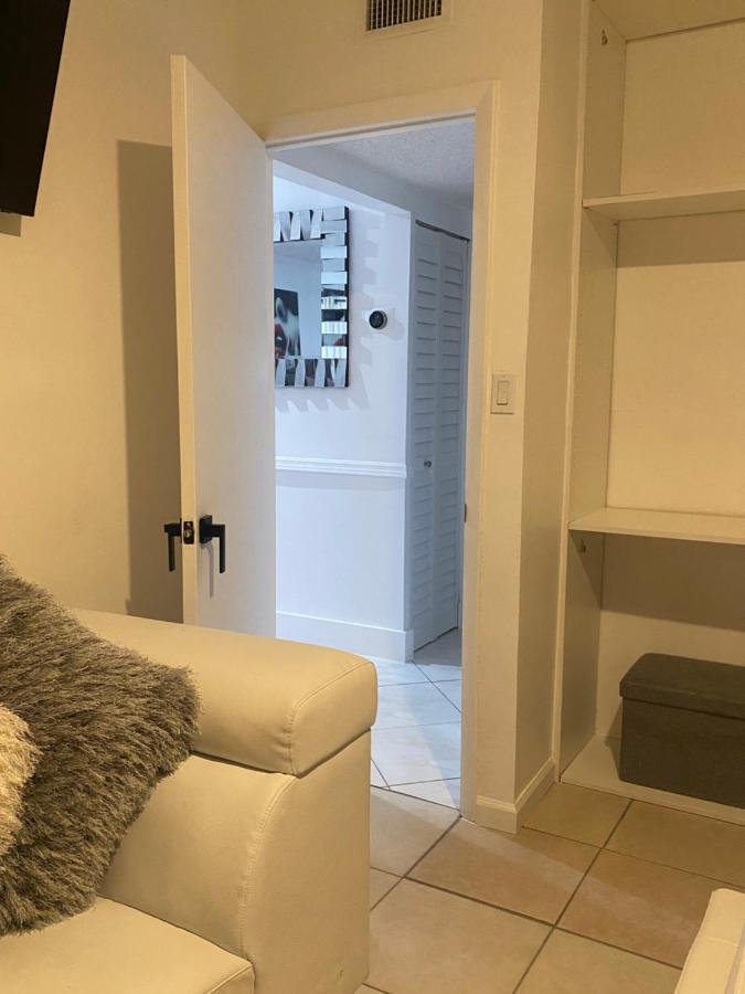 Beautiful House 7 Min From Airport W Free Parking Apartamento Miami